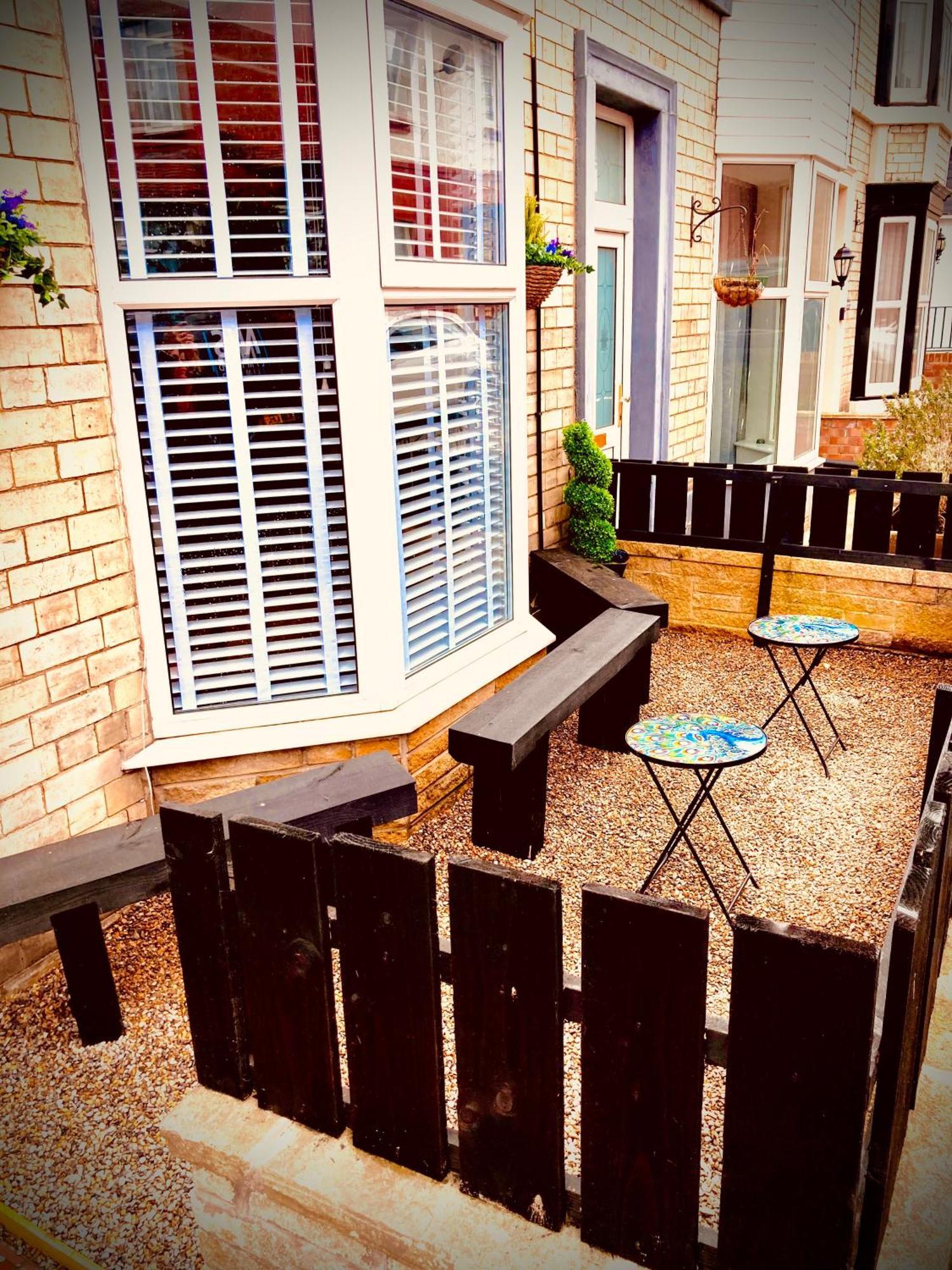 Falcon Retreat Whitby Villa Dış mekan fotoğraf